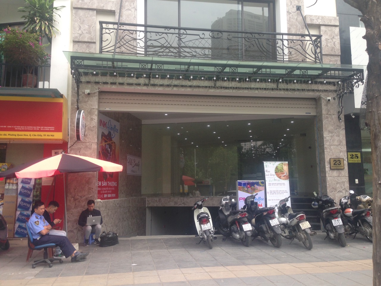Cho thuê MBKD tầng 1+2 MT 8m mặt phố Nguyễn Văn Huyên quận Cầu Giấy 10571111