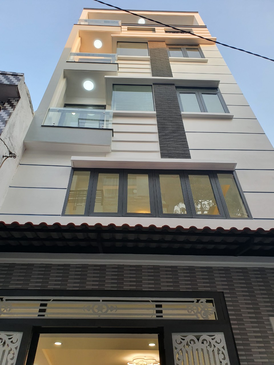 Nhà phố xinh mới 5 x 8m trệt 3 lầu sân thượng Âu Dương Lân F3Q8 TP. Sài Gòn 10627513