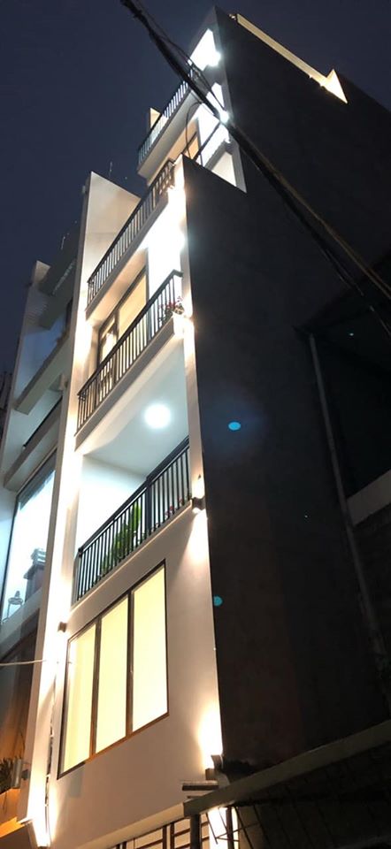 Bán nhà 8 tầng thang máy Đội Cấn,ngõ ô tô tránh, Cho Tây Thuê 110 TRIỆU,Cực đẹp, 0979581255 10643716
