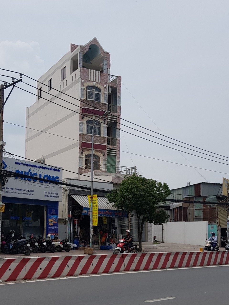 Nhà mặt tiền đường Huỳnh Tấn Phát, Q.7, TP.HCM 10656927