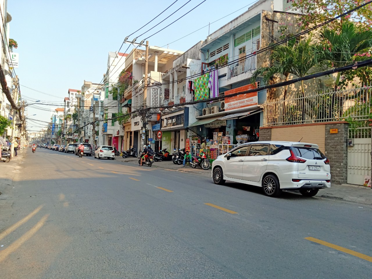 
Nhà mặt tiền Huỳnh Văn Bánh, 4 tầng, sổ vuông, kinh doanh đa ngành phát lộc. 10727665