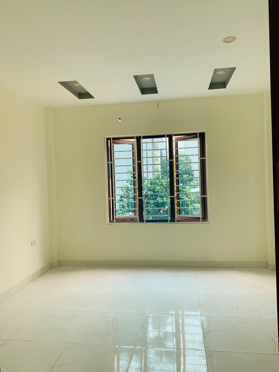 CC Cần bán gấp 2 căn nhà 5 tầng mới xây tại Phú La - Hà đông - HN . giá 2.4tỷ 0988127556 10785141