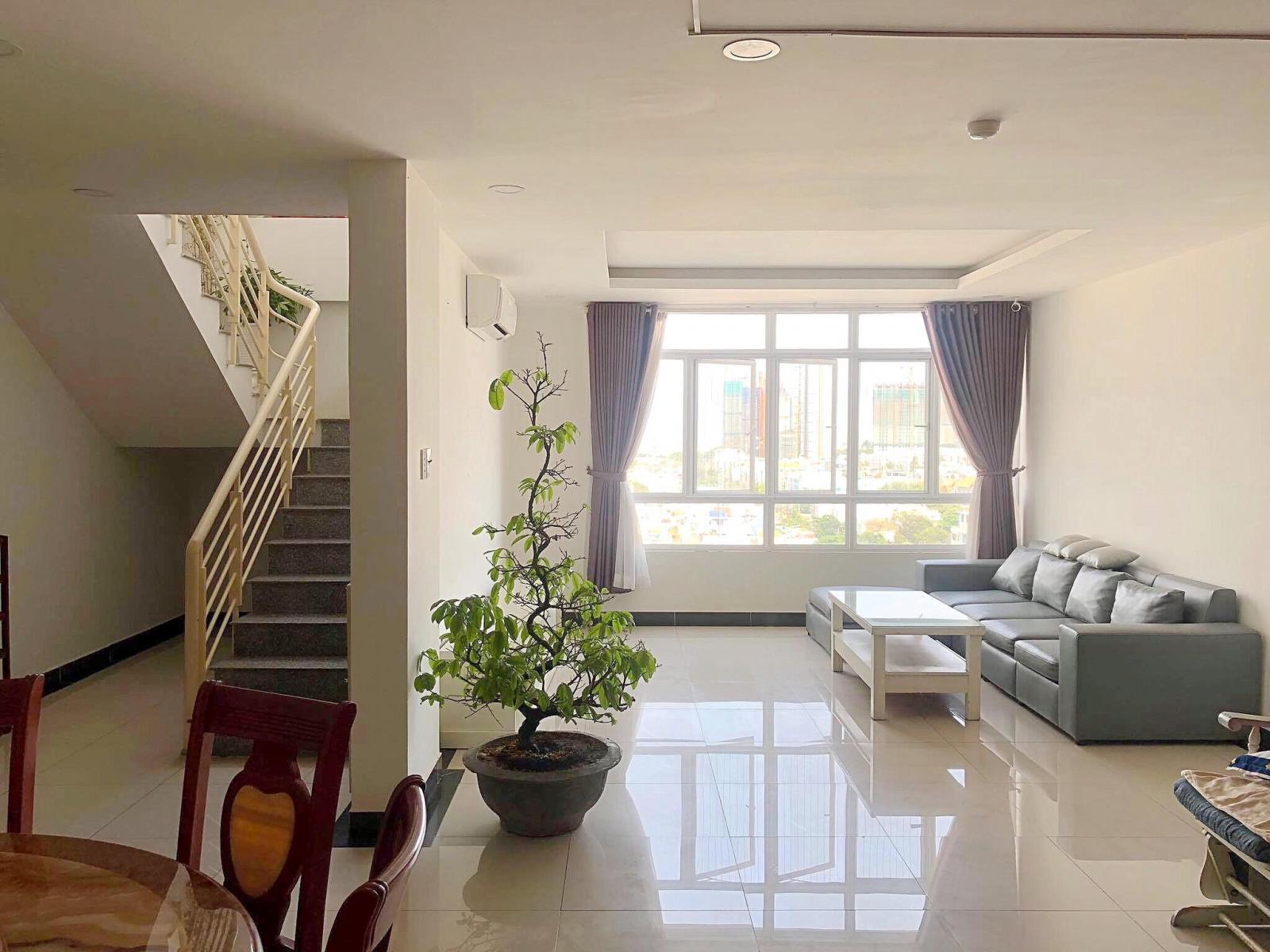 Cần bán Chung cư cao cấp khu giai việt chánh hưng quận 8 , toàn samland 2 tầng duplex 300m2
 
 10792380