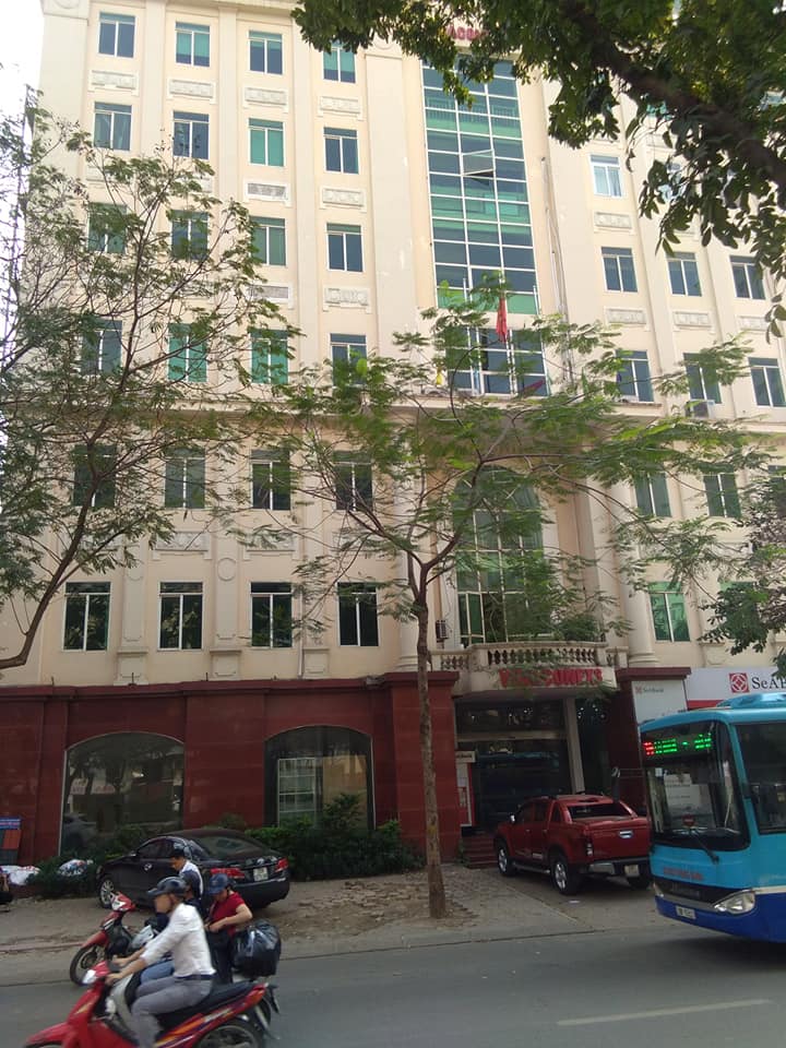 Bán tòa nhà lô góc mặt phố Hoàng Quốc Việt, Cầu Giấy, 490m2 x 8 tầng, mặt tiền 30m 10795021