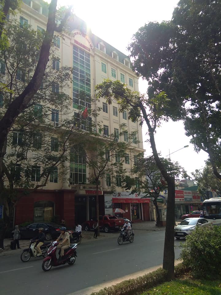 Bán tòa nhà lô góc mặt phố Hoàng Quốc Việt, Cầu Giấy, 490m2 x 8 tầng, mặt tiền 30m 10795021