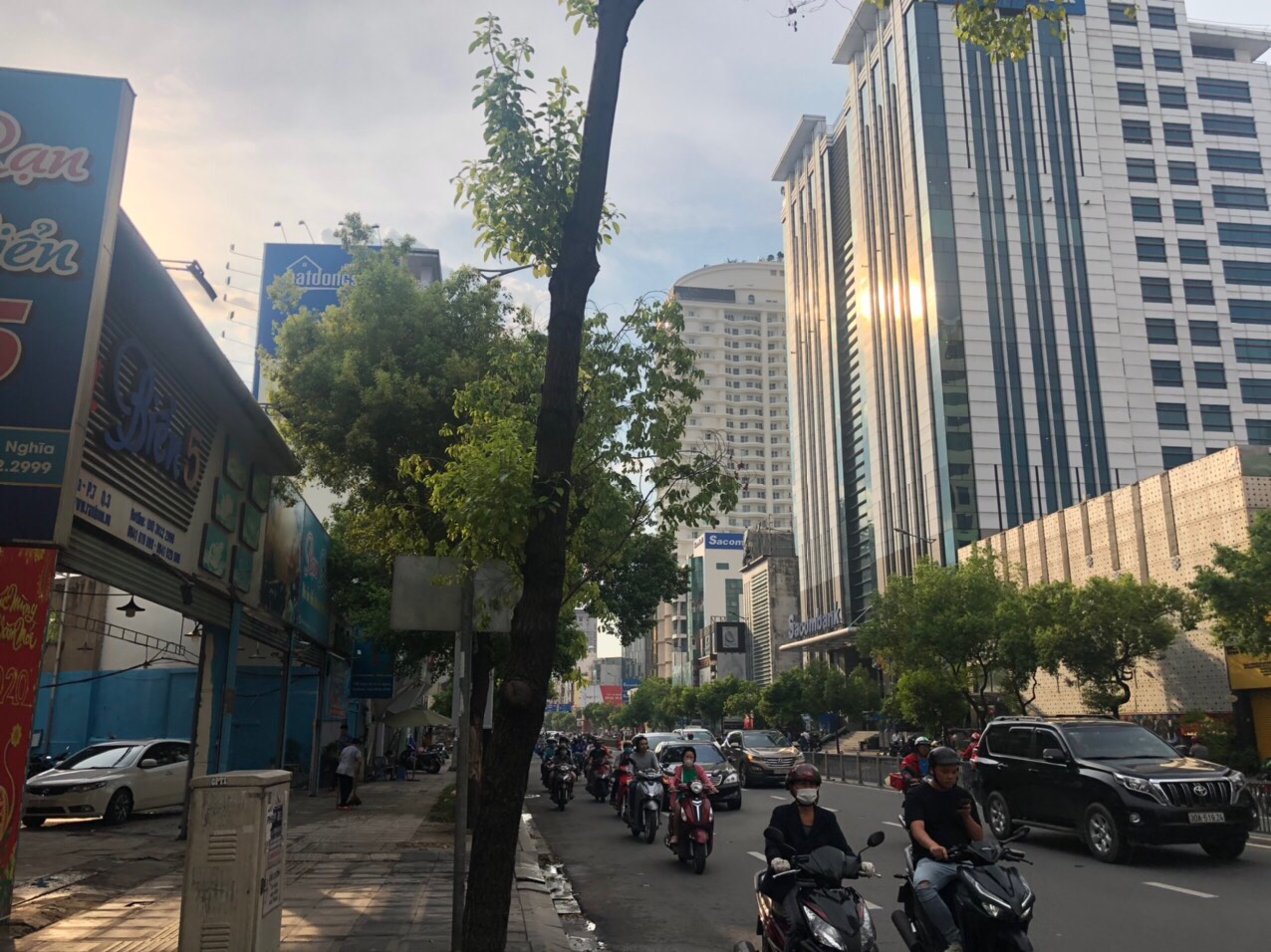 CẦN BÁN NHÀ ĐẤT KHU VỰC QUẬN 1 10833229