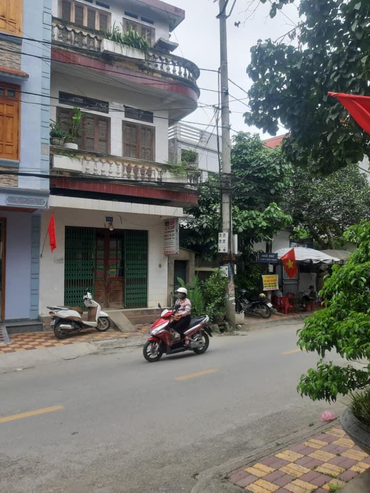 CẦN BÁN NHÀ 3 TẦNG GẦN KHU VỰC CHỢ XANH TP CAO BẰNG 10842527