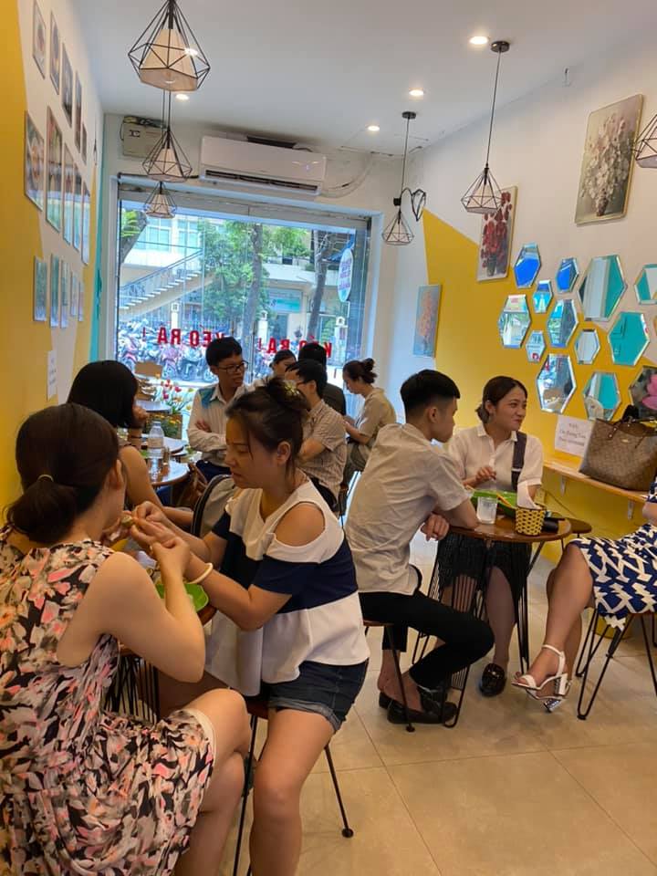 Sang nhượng quán chè- kem- nước ép- đồ ăn vặt tại phố Nguyễn Đình Chiểu, Hai Bà Trưng 10913317