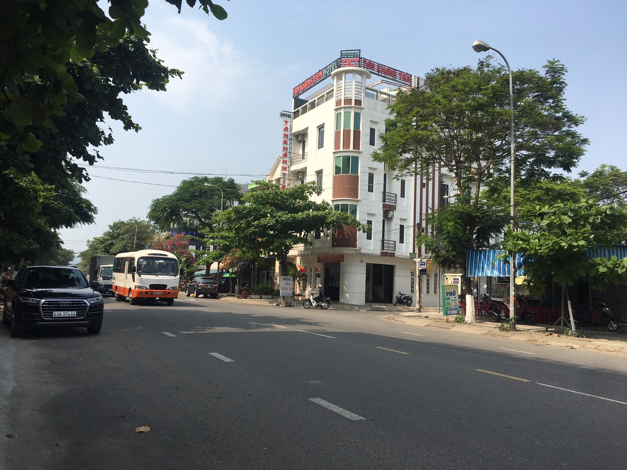 Bán nhà 2 tầng đường Lý Thái Tông Vị Trí Thuận Tiện Kinh Doanh 11014463
