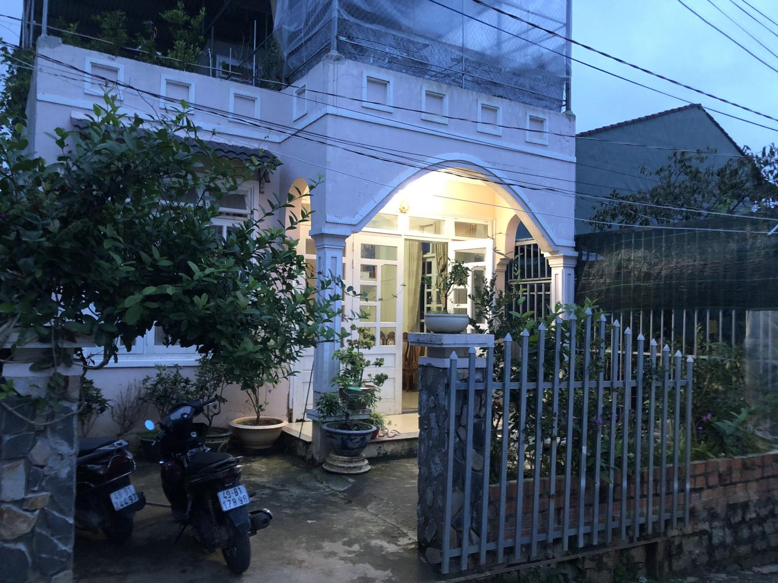 MUA NHÀ TẶNG ĐẤT KẾ BÊN( TẤT CẢ ĐỀU LÀ ĐẤT XÂY DỰNG) TẶNG LUÔN VƯỜN LAN QUÝ NHỎ XINH TẠI ĐƯỜNG KIM 11026980