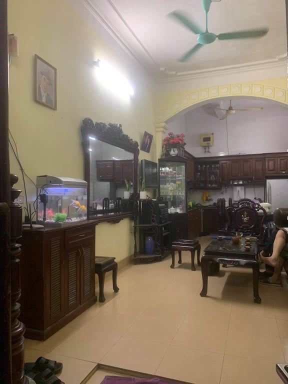 Bán nhà riêng  phố Hào Nam, phân lô, gần phố, 40m2, 4 tầng, MT 5m, 3.75 tỷ. 11045581