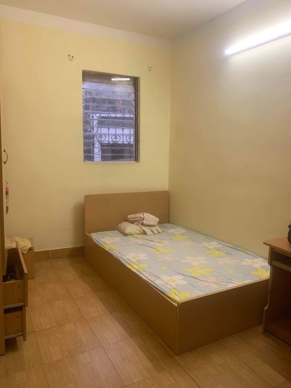 Bán nhà riêng  phố Hào Nam, phân lô, gần phố, 40m2, 4 tầng, MT 5m, 3.75 tỷ. 11045581