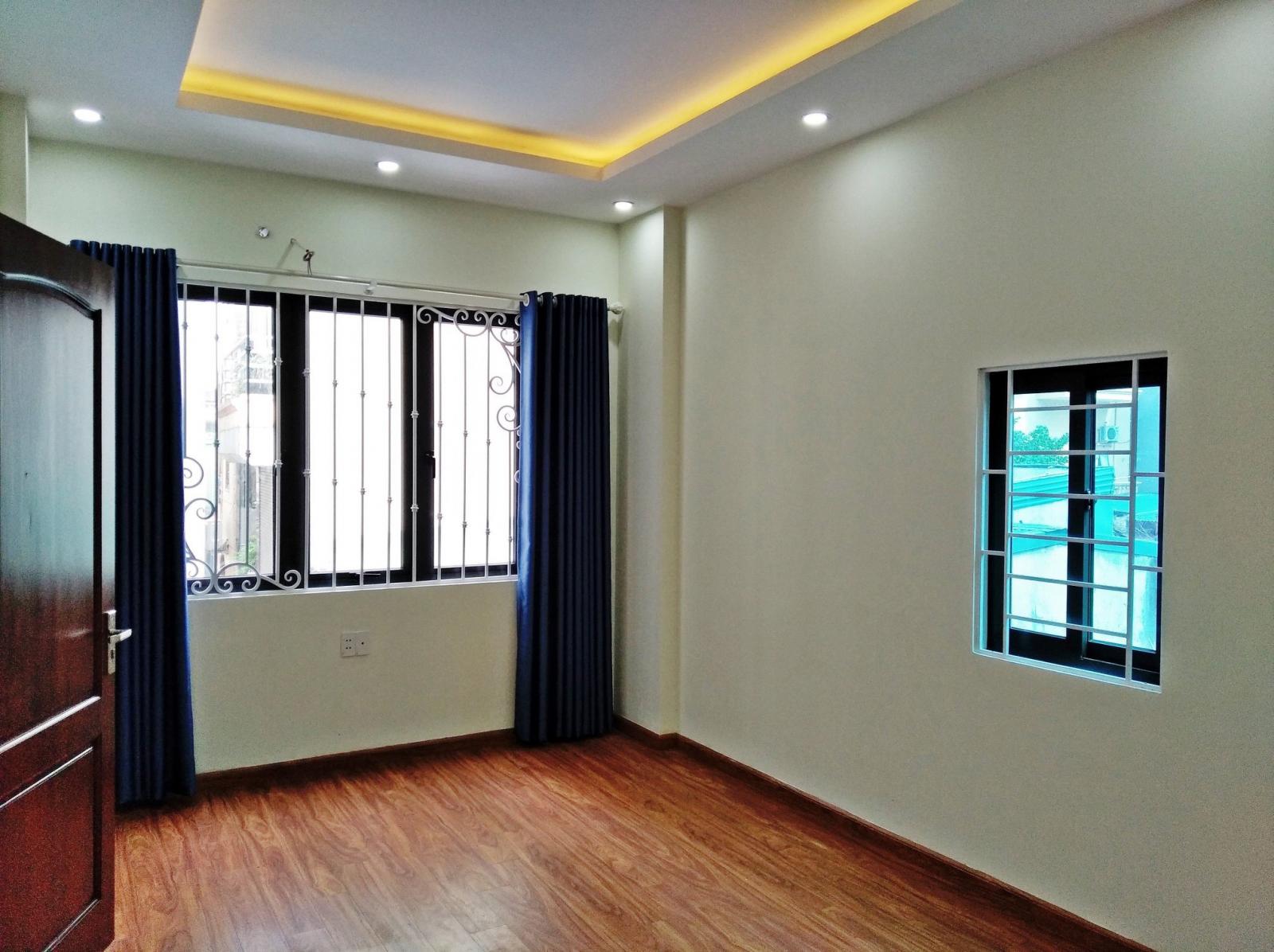 
BÁN NGAY – BÁN NGAY -  NHÀ BÁT KHỐI LONG BIÊN 5T, X 37m2, Ở NGAY, NGÕ Ô TÔ,  chỉ 2.95 tỷ
 11049868