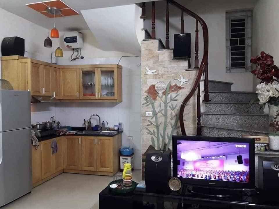 Bán nhà Tân Mai 30m, 5T,Lô góc,cách oto 30m 2,3 tỷ.LH 0978587654 11089728