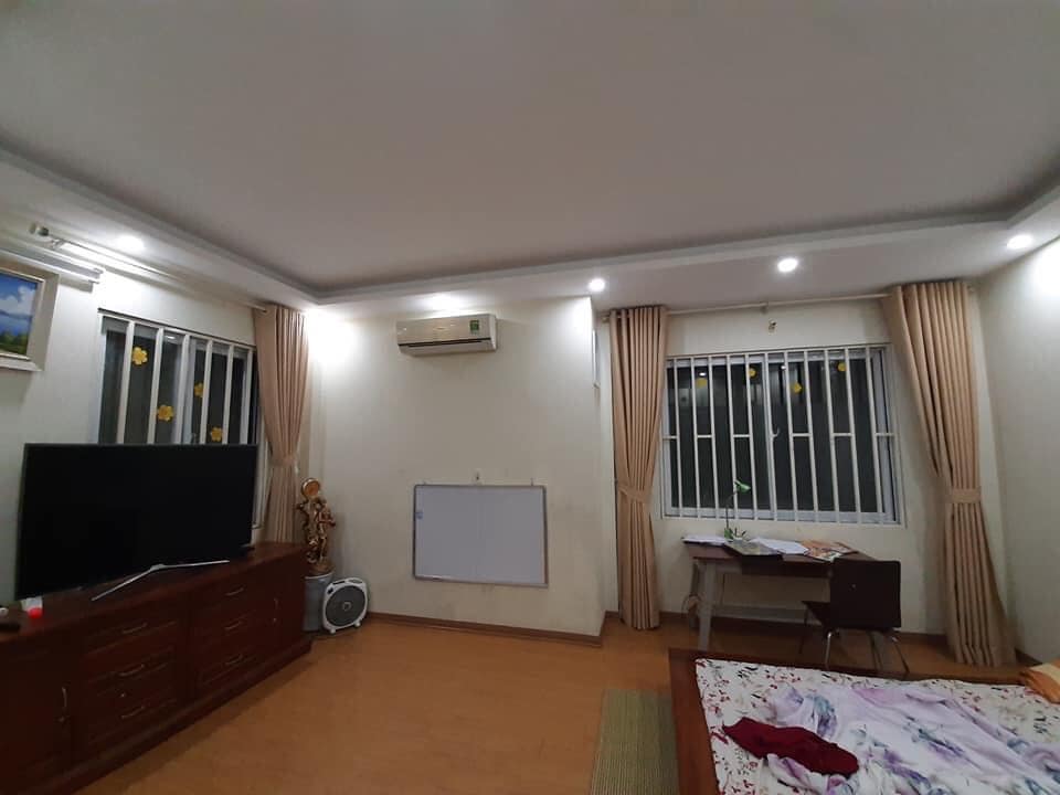 Nhà cực hiếm Nguyễn Văn Cừ- Long Biên 38m x 4 tầng, ôtô đỗ cổng, 3 tỷ


 11099632