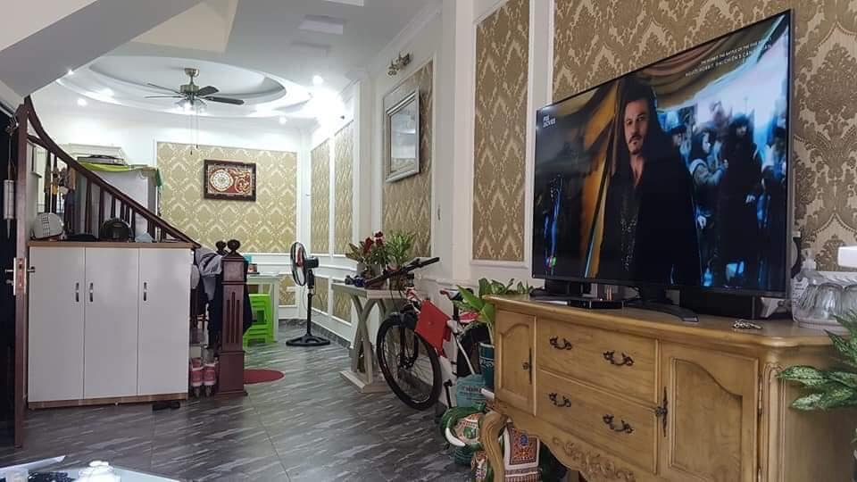 Nhỉnh 3 tỷ có nhà siêu đẹp Ngọc Thụy- Long Biên 41m x 4 tầng, full nội thất

 11106108