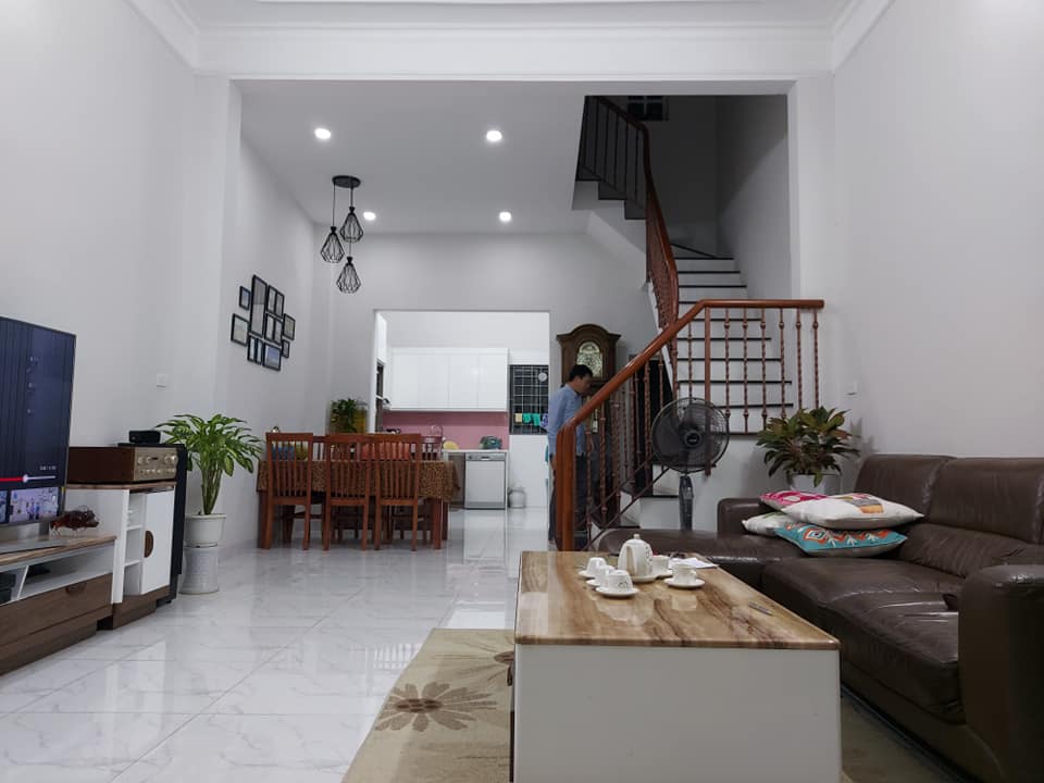 Nhà to tiền nhỏ Ngọc Lâm-Long Biên 73m x 4 tầng, 4.9 tỷ


 11111098