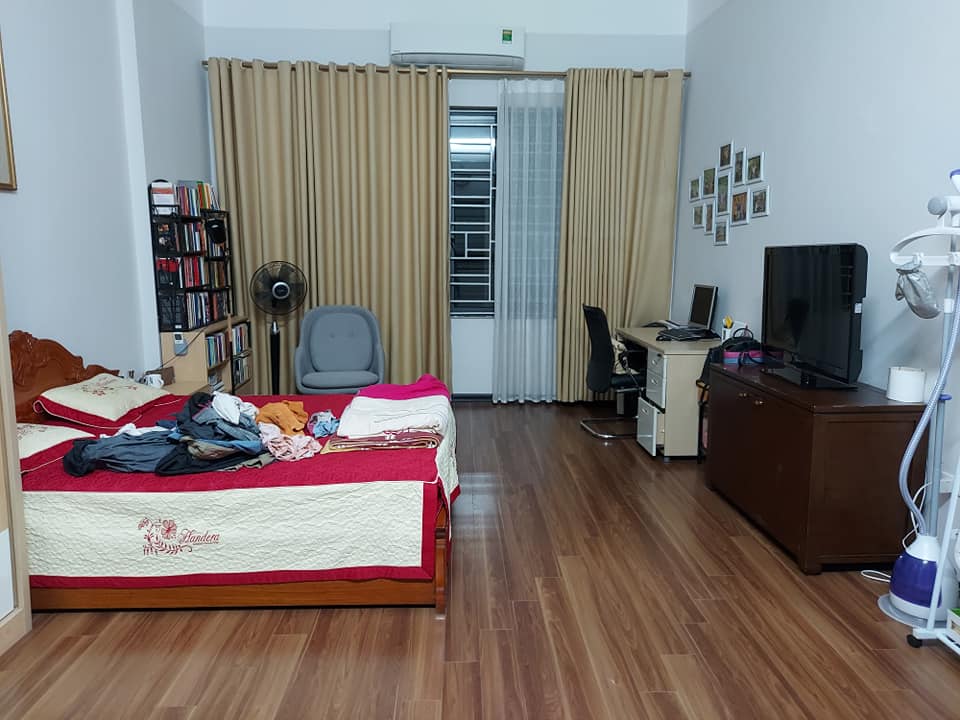 Nhà to tiền nhỏ Ngọc Lâm-Long Biên 73m x 4 tầng, 4.9 tỷ


 11111098