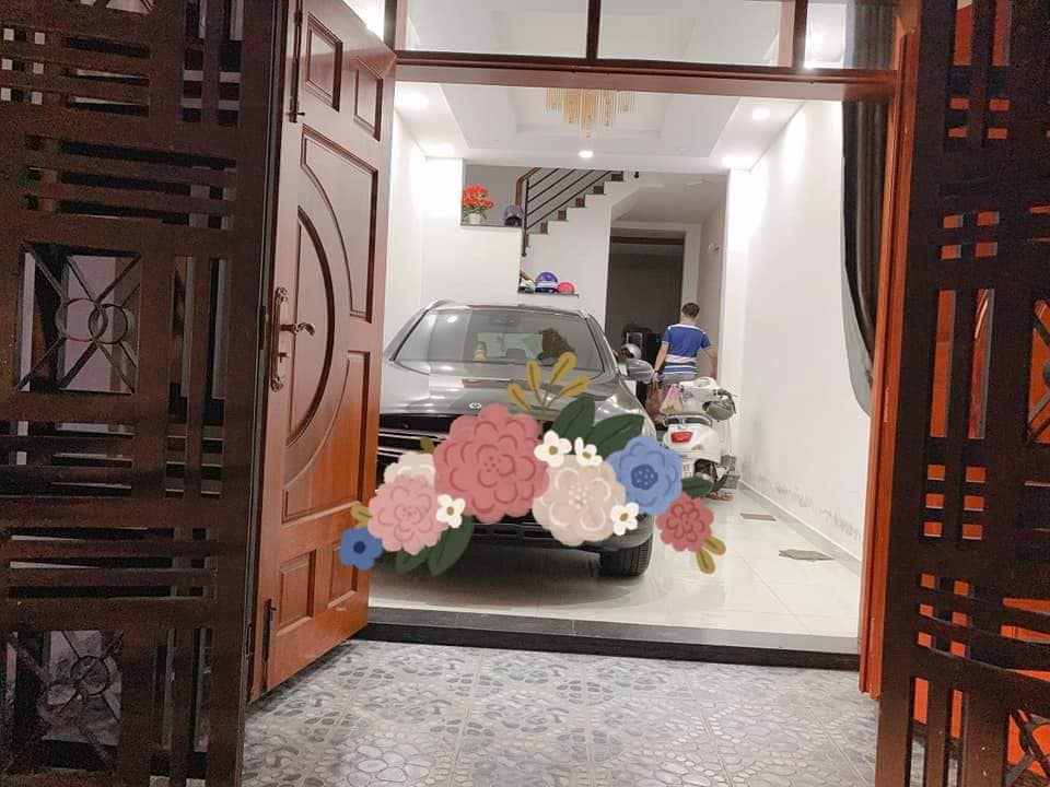 Lạc Long Quân, Tân Bình, xe hơi vào nhà, đẹp ở ngay, bán gấp 11116666
