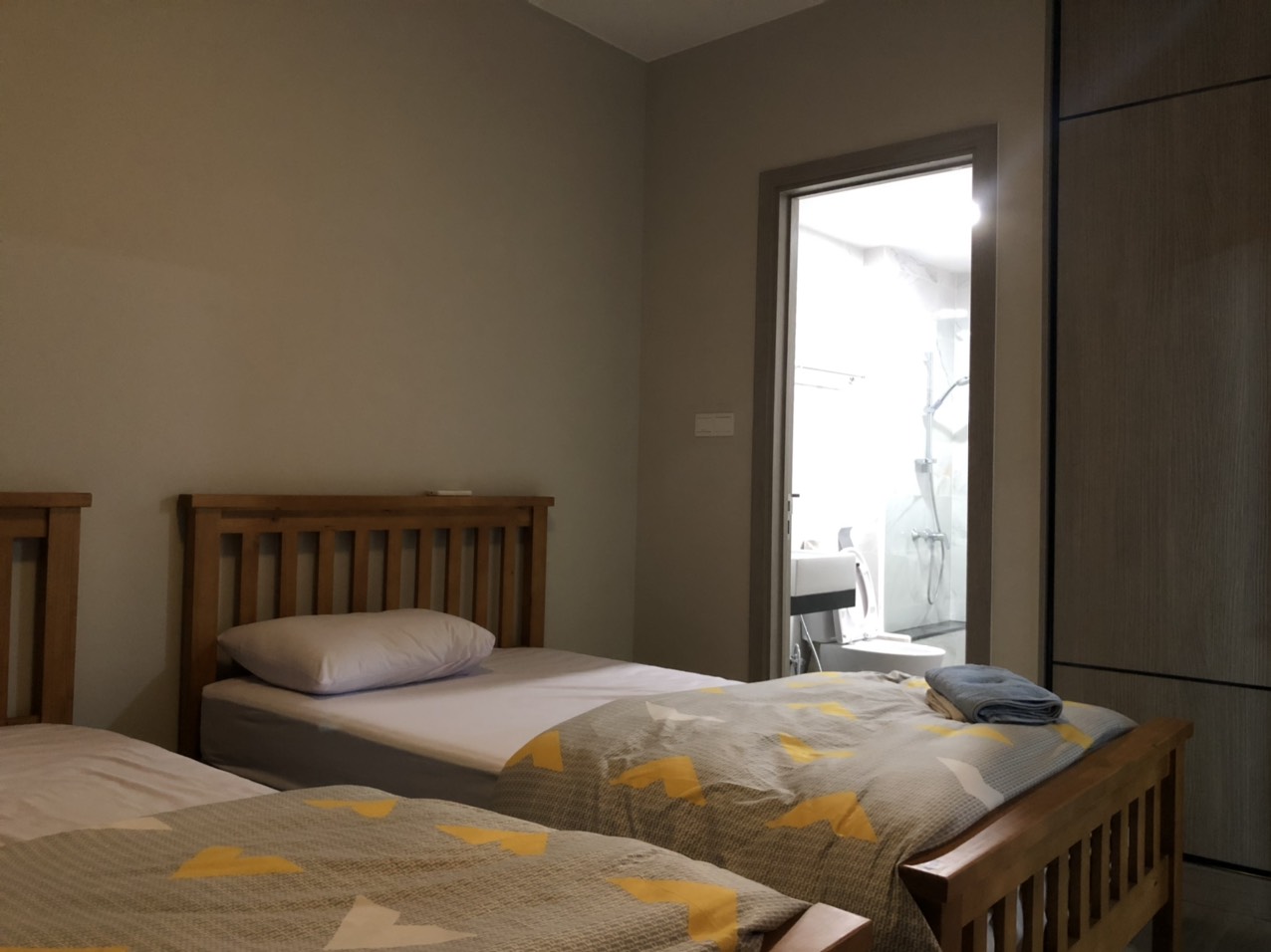 Cho thuê chung cư Season Avenua Mỗ Lao 2 phòng ngủ đủ đồ giá cho thuê 9tr/tháng LH: 091561569 11164655