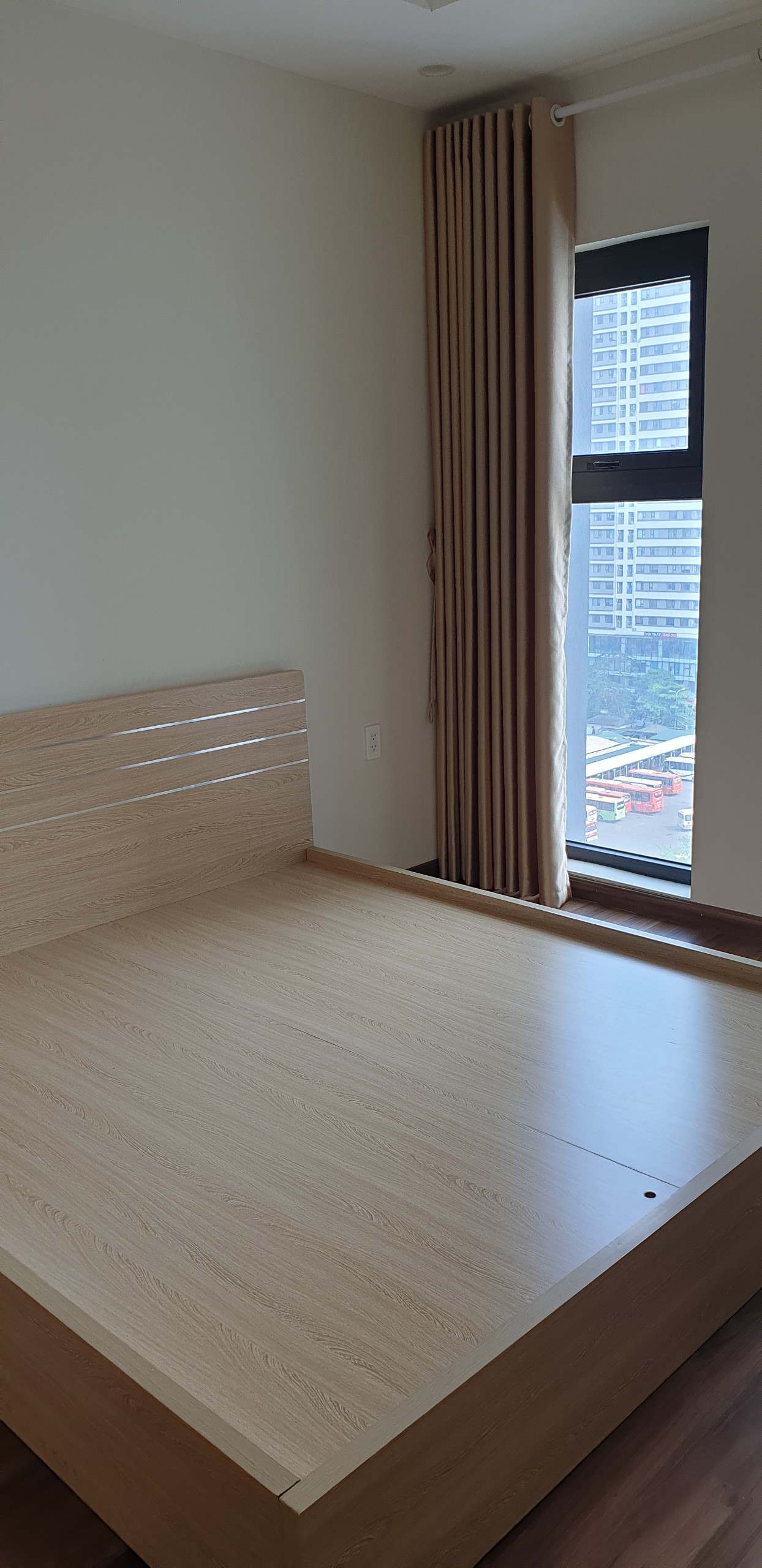 Cho thuê chung cư Mỹ Đình Plaza 2 mặt đường Nguyễn Hoàng 2 PN đủ đồ giá 10tr/tháng LH: 0915651569 11164724