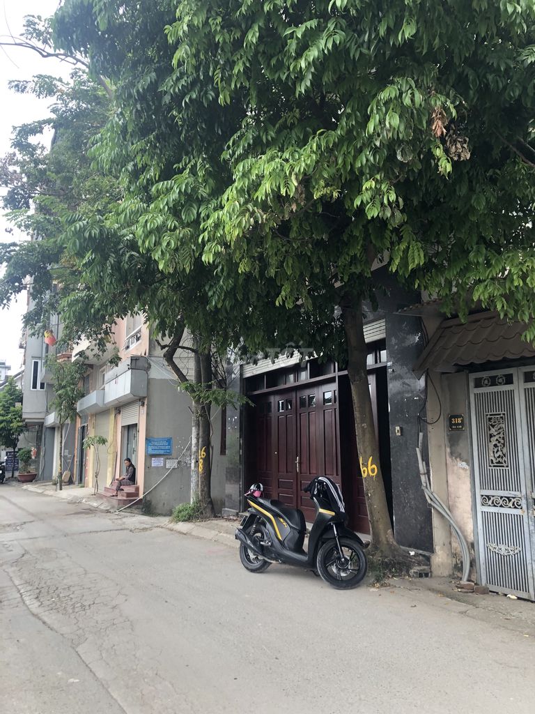 Cần bán nhà mặt phố Âu cơ, Nhật Tân, Tây Hồ. 11189344