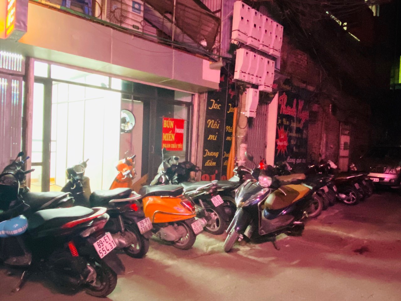 Cần sang nhượng cửa hàng 2 mặt phố Nguyễn Khang có chỗ đỗ ô tô 11207421