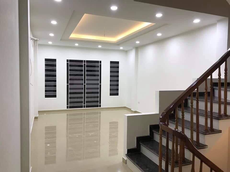 BÁN NHÀ  PHỐ NGUYỄN SƠN, LONG BIÊN 5T, 45m2, 4.5 tỷ 

 11245169