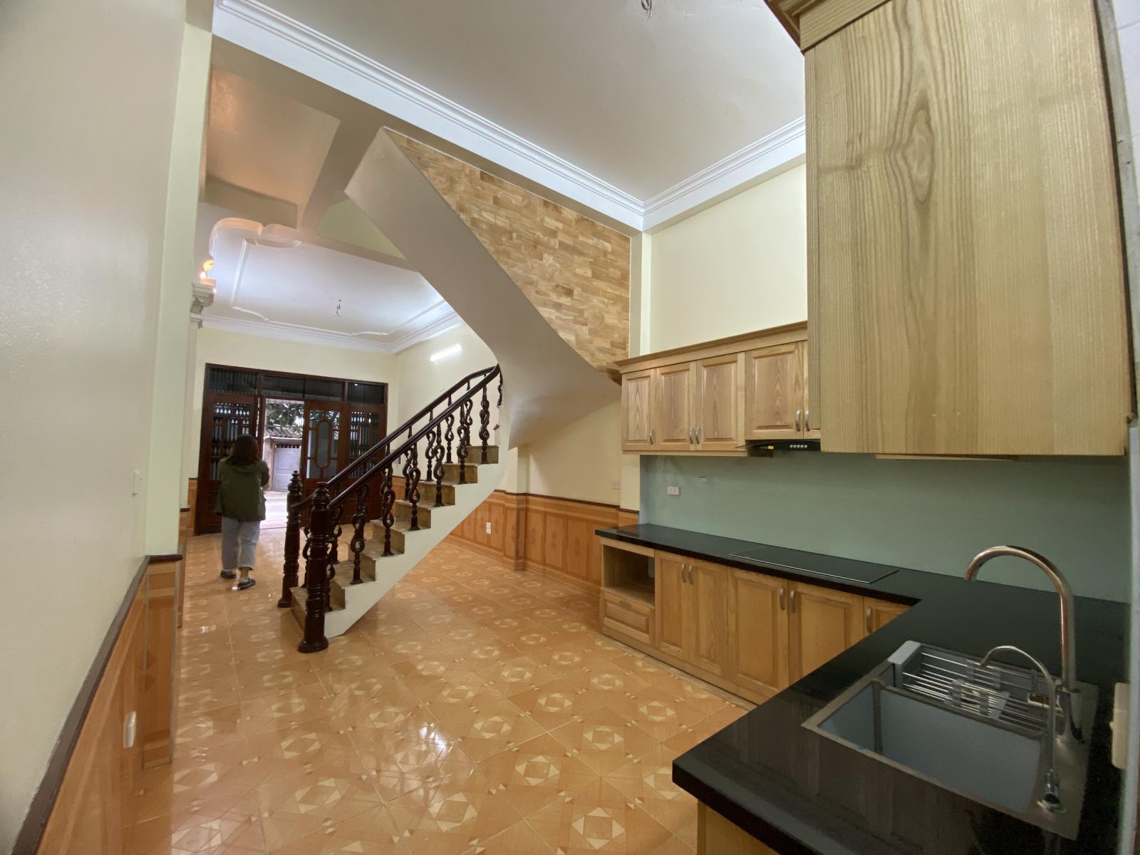 Cần cho thuê lâu dài căn nhà 3 tầng đường Nguyễn Văn Linh, Phường Phúc Đồng, Quận Long Biên, Hà Nội 11259547