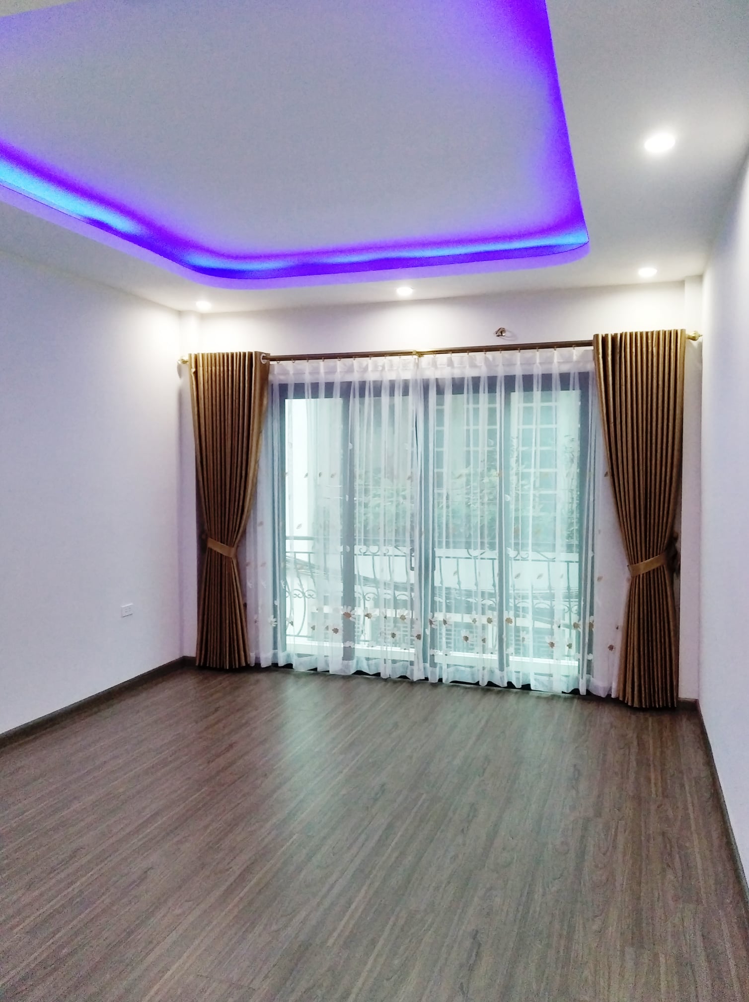 BÁN NHÀ CỔ LINH, LONG BIÊN 5T, 40m2, GIÁ 3,4 tỷ
 11274176