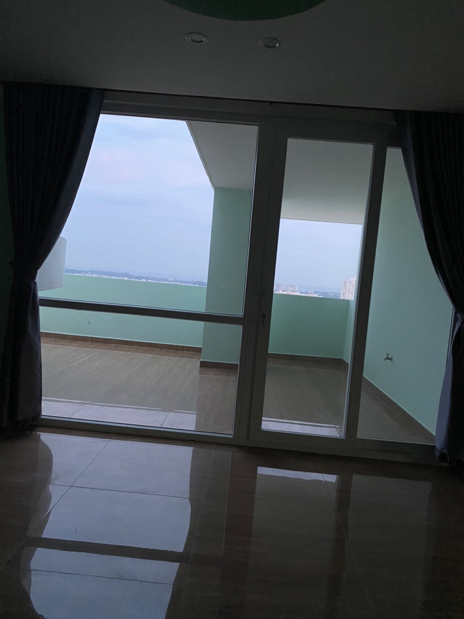 Cần bán căn penhouse view biển tại Thành Phố Vũng Tàu, view biển cực đẹp, giá rẻ nhất khu vực, ngay 11274890