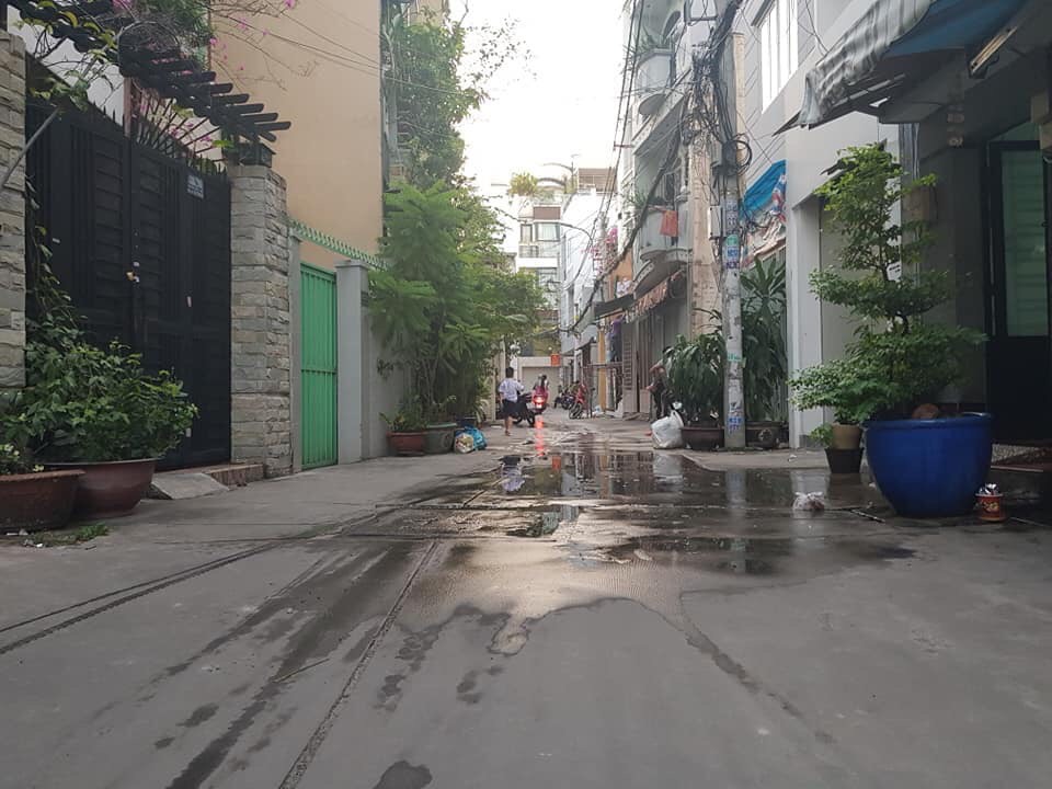 Bán Nhà ngay UBND Quận 10, DT 35m2, đúc 3 tầng BTCT, 3 PN, 5 tỷ (TL) 11281206