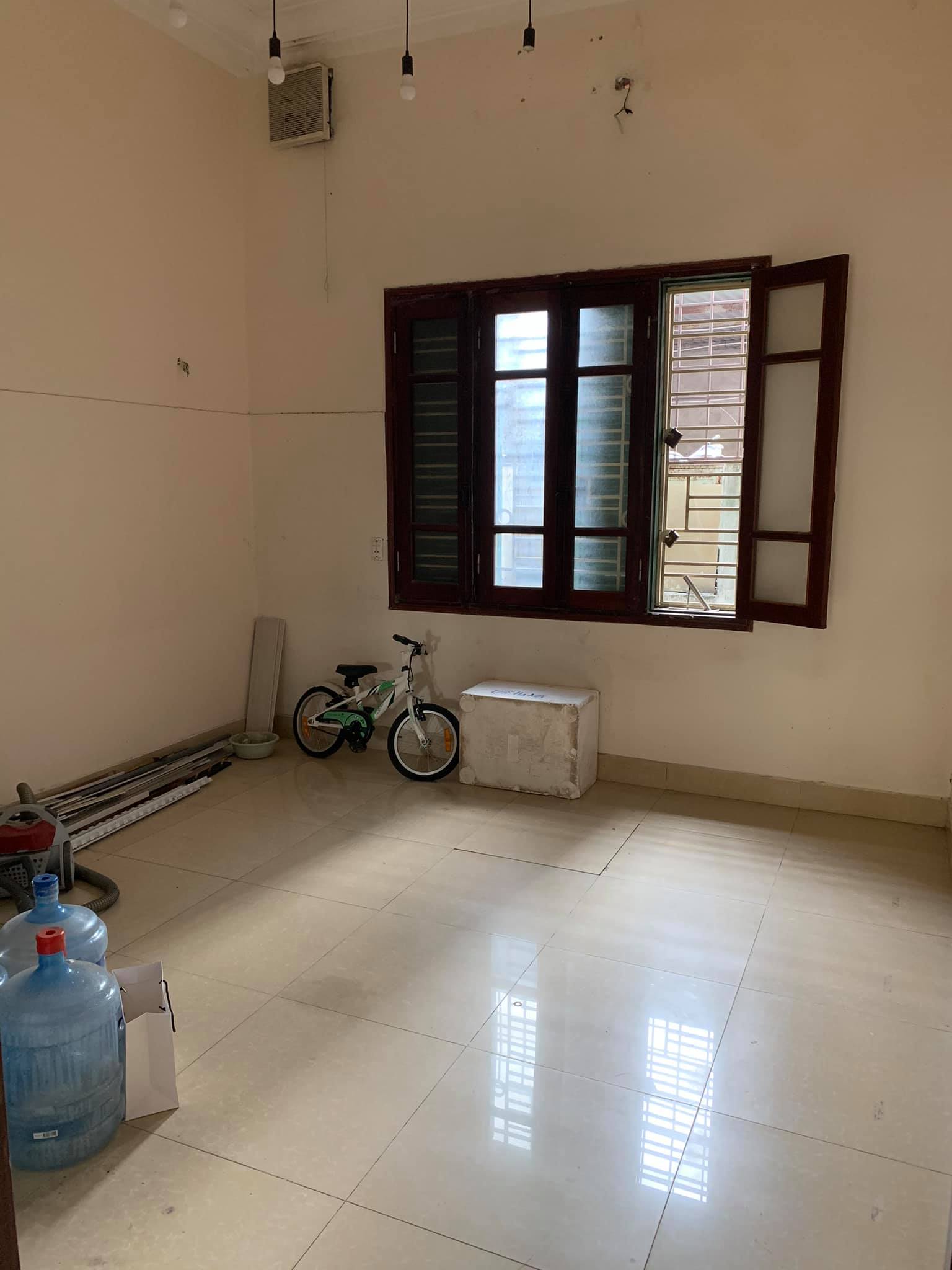 Cho thuê nhà mặt phố Trần Đăng Ninh, Cầu Giấy, Hà Nội. 11289130