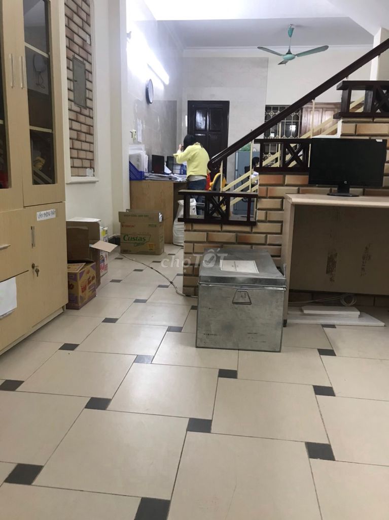 Cho thuê tầng 1 và tầng 3 nhà riêng ngõ 151 Láng Hạ, Đống Đa, HN 11298107