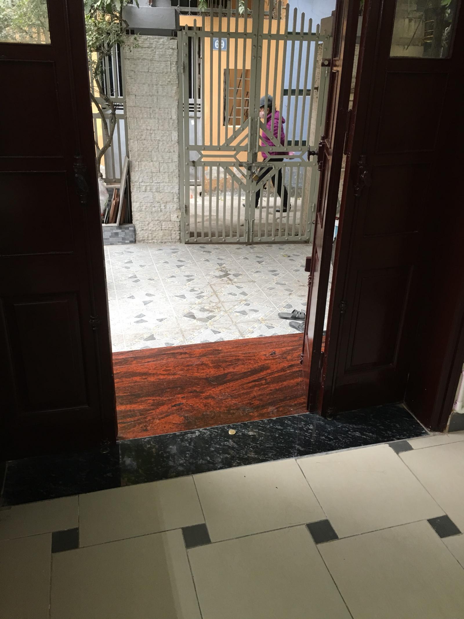 Cho thuê tầng 1 và tầng 3 nhà riêng ngõ 151 Láng Hạ, Đống Đa, HN 11298107