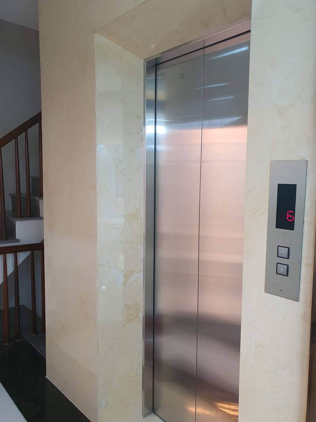 Bán nhà Phân lô 66m x 7 tầng, Trần Quốc Hoàn, Cầu Giấy. 11322443