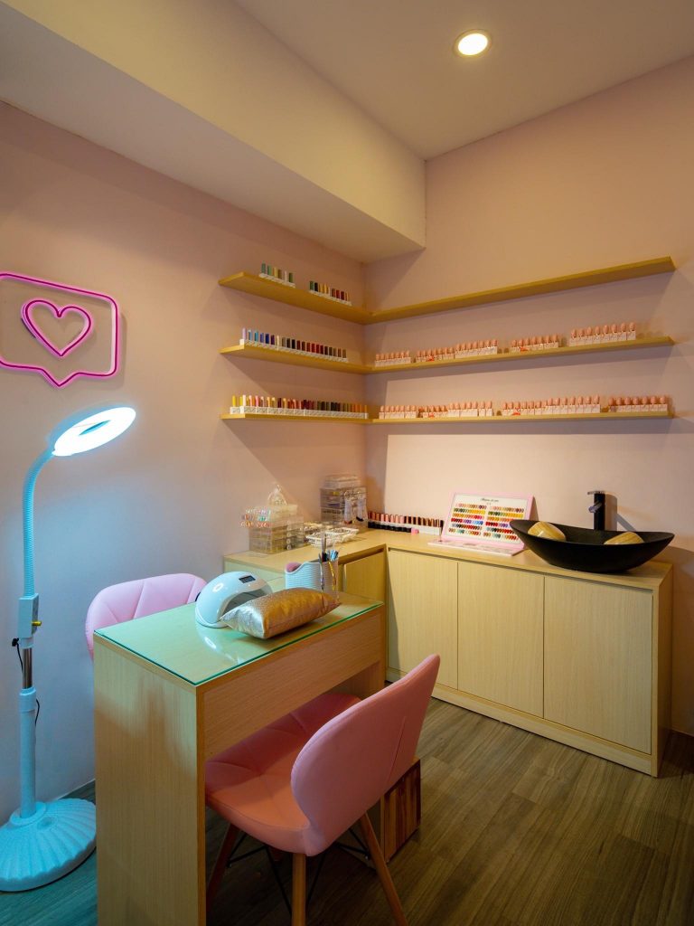 CHÍNH CHỦ CẦN SANG NHƯỢNG TIỆM NAIL MÀU HỒNG TẠI ĐỐNG ĐA, HÀ NỘI 11340567