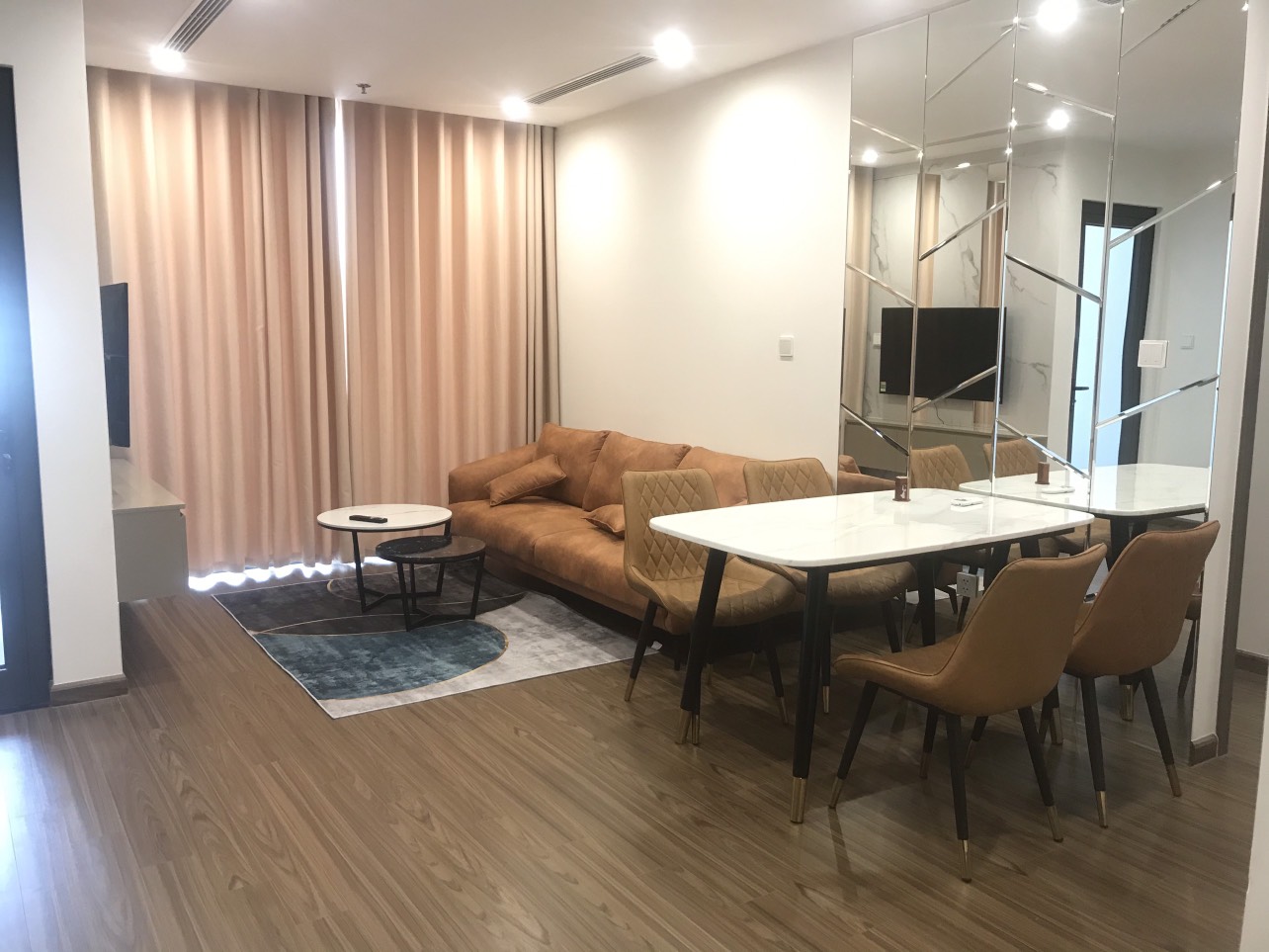 Cần cho thuê căn hộ 2pn, 2wc tầng 6, toà w2, Westpoint Phạm Hùng 11340569