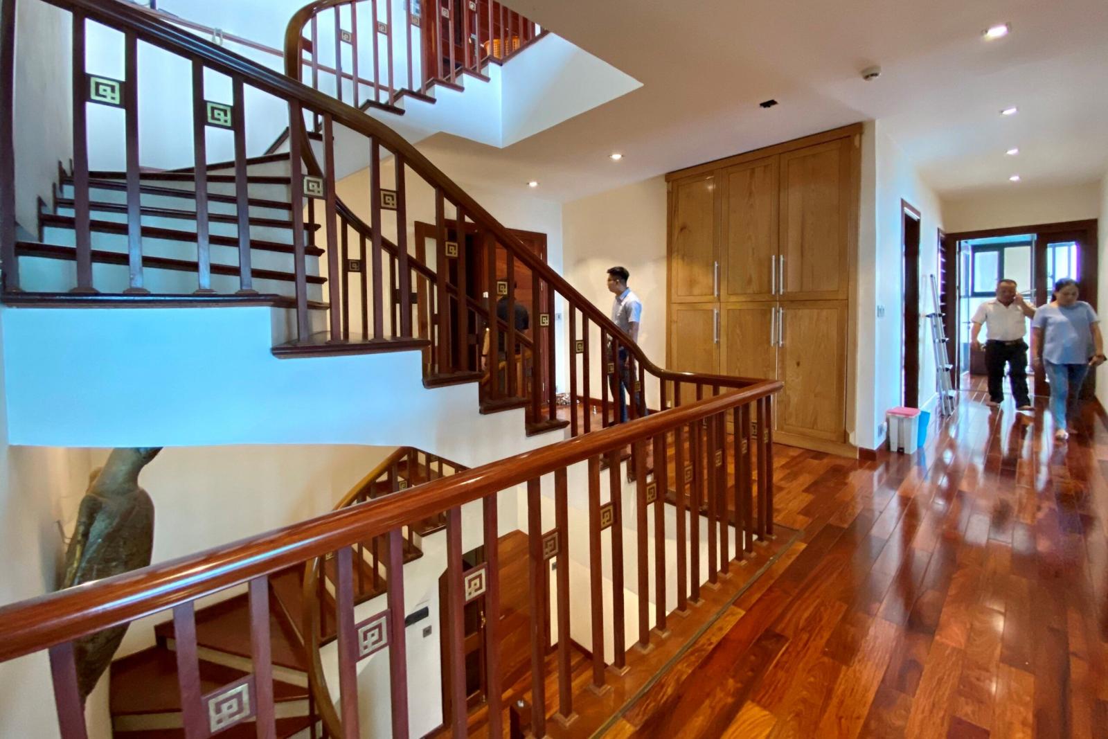 Bán nhanh Penthouse 3 tầng siêu đẹp tòa Packexim 1, 550m2 sân vườn rộng view sông Hồng, 0974606535 11350407