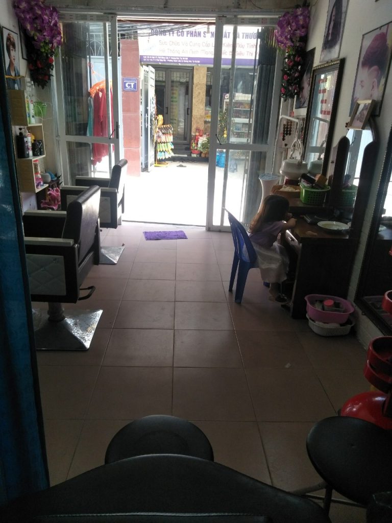 Chính chủ cần sang nhường salon tóc tại Hà Nội 11350628