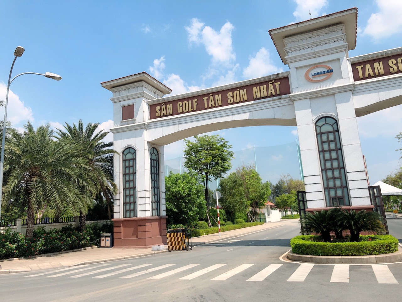 Bán nhà mặt tiền Tân Sơn, Phường 15, Tân Bình, 180m2 (8x23m), 4 tầng, giá 32 tỷ. 11379903