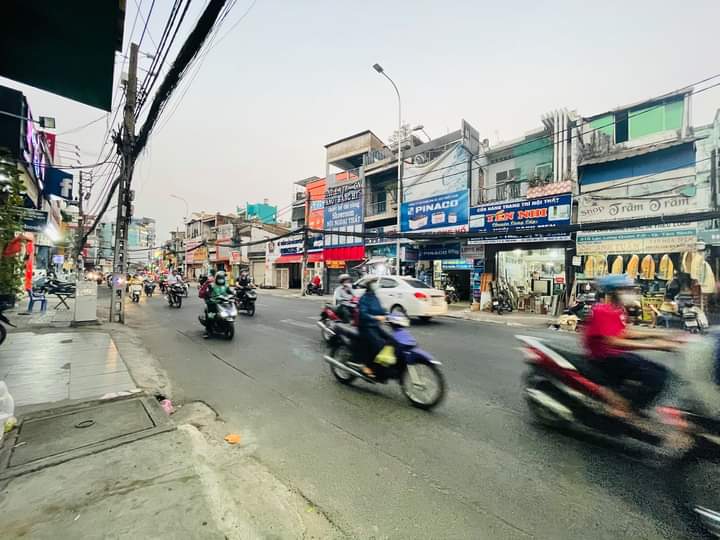 Bán nhà Mặt tiền Lạc Long Quân ngay chợ Vải Tân Bình, 3 tầng, 5 tỷ (TL) 11406223