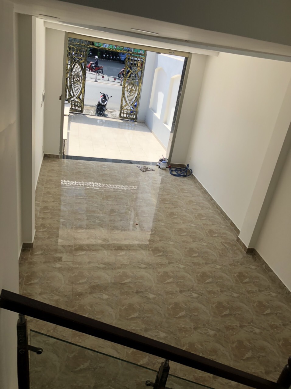 Bán Nhà 3 Mặt Tiền,100 m2,Gía 32.8 Tỷ ,Phan Đăng Lưu, P.3, Quận Phú Nhuận ,HCM. 11435163