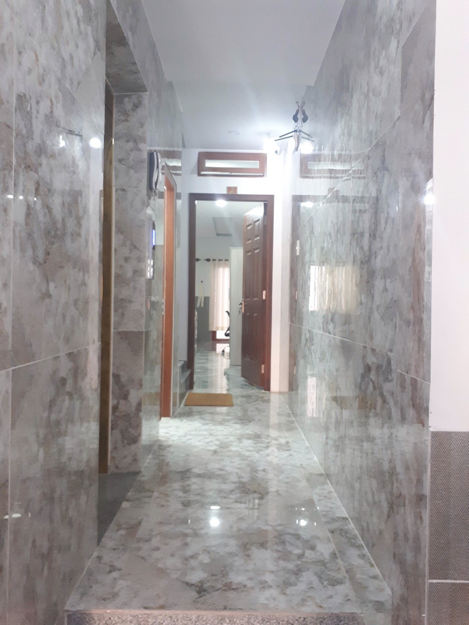 Nhà 5 tầng HXT Bạch Đằng phường 24 – 105m2 – doanh thu 75tr/tháng 11444437