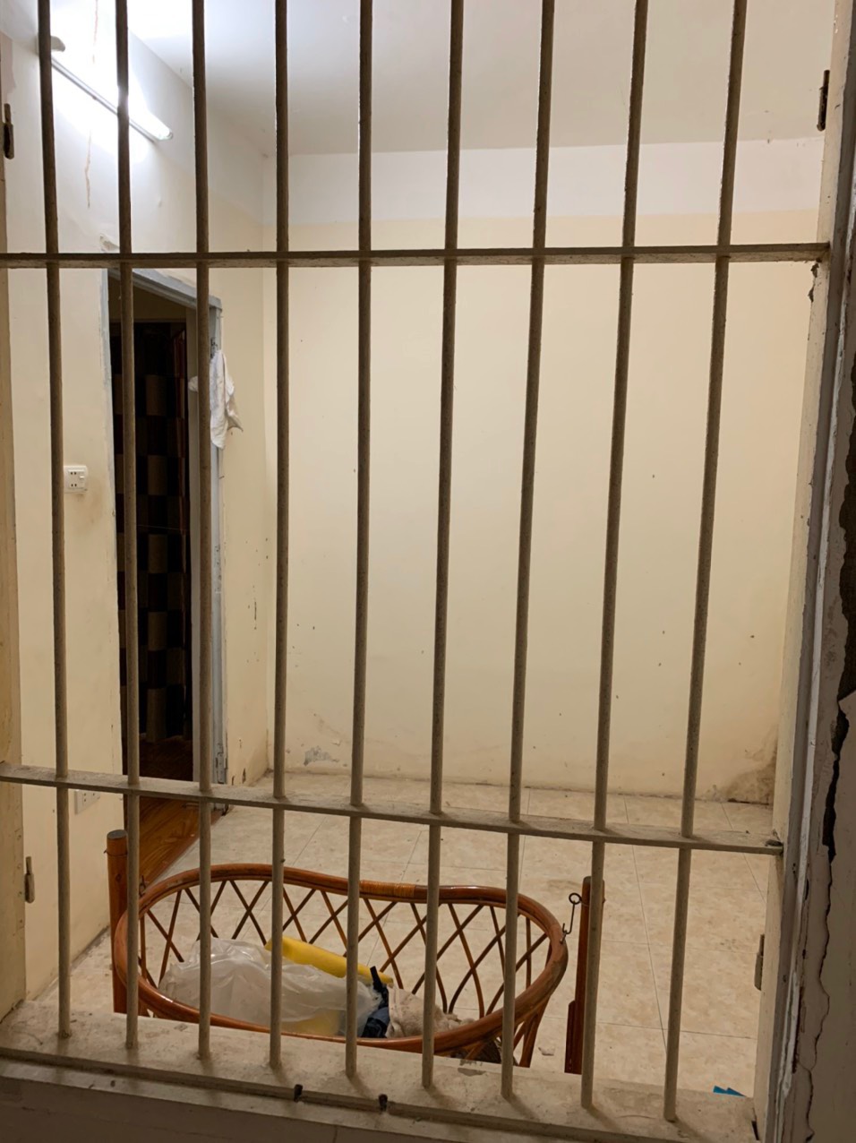 Chính chủ cần bán căn nhà tầng 1 nằm trong khu tập thể 5 tầng lắp máy 124 Minh Khai.HN 11448439