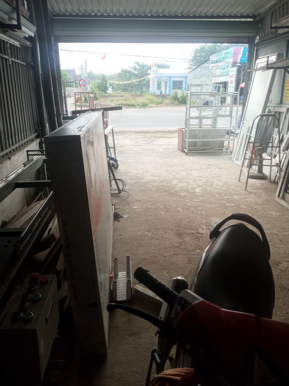 CẦN TIỀN SANG TIỆM NHÔM TẠI ĐƯỜNG HUỲNH VĂN LŨY, PHƯỜNG PHÚ MỸ, THÀNH PHỐ THỦ DẦU MỘT, BÌNH DƯƠNG 11454844