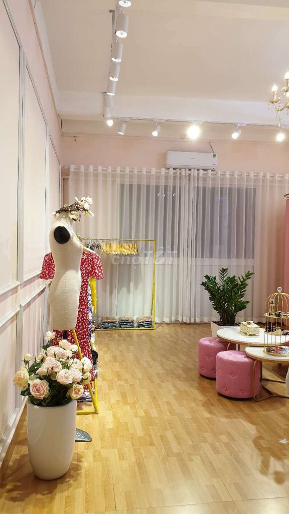 Mình muốn sang nhượng cửa hàng đang kinh doanh thời trang tại phố Quan Hoa, Cầu Giấy, Hà Nội. 11461565