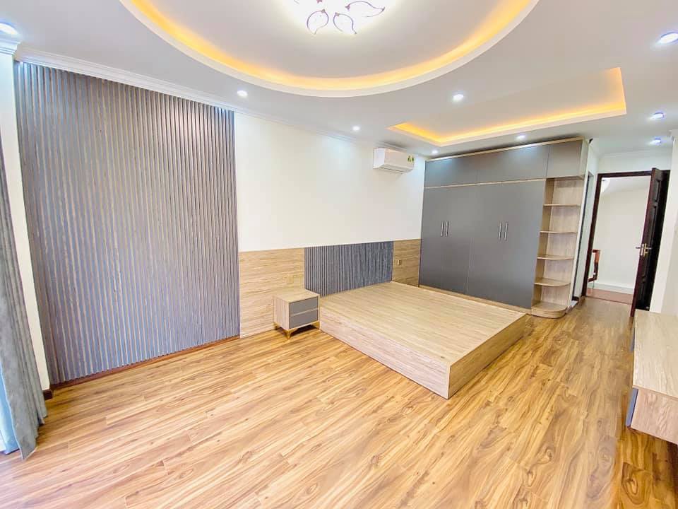 BÁN NHÀ LẠC LONG QUÂN. KINH DOANH, CHO THUÊ SẦM UẤT. DT 90 M2. 4 TẦNG. GIÁ 12.5 TỶ 11484477