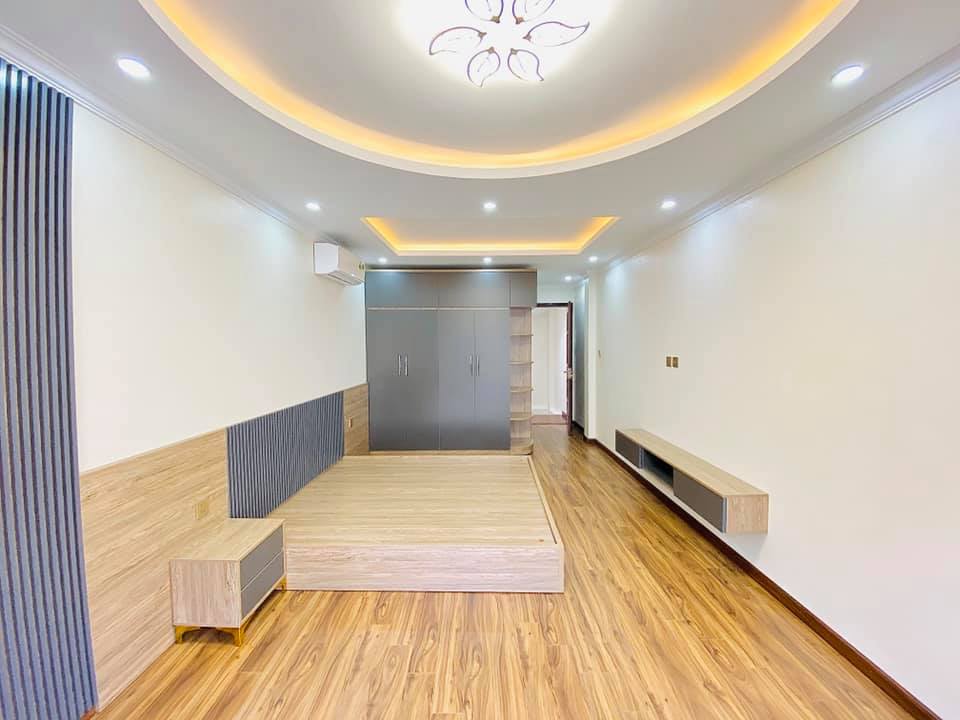 BÁN NHÀ LẠC LONG QUÂN. KINH DOANH, CHO THUÊ SẦM UẤT. DT 90 M2. 4 TẦNG. GIÁ 12.5 TỶ 11484477