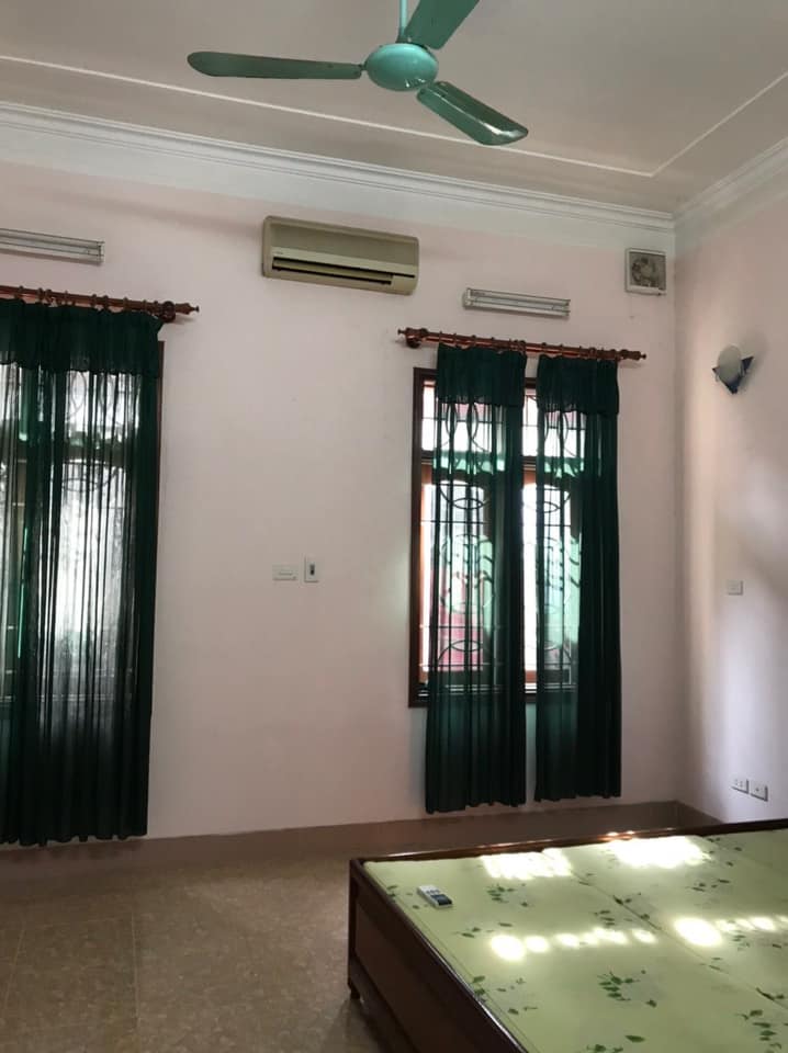 Nhà đẹp, rộng thoáng trước sau - Nhà Hoàng Quốc Việt - 70m2, 5m mặt tiền - Hơn 6 tỷ 11490047